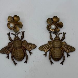 The Pink Reef Antique Gold Tone Honey Bee and Flower Pierced Earrings